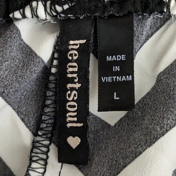 Women's "Heart Soul" Black & White Chevron Striped Athletic Shorts; Size L - Picture 3 of 5